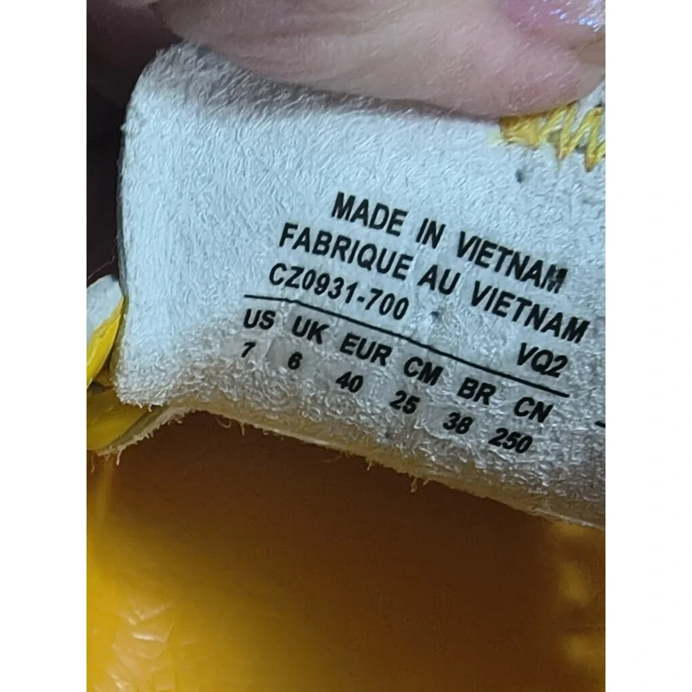 Nike product pair